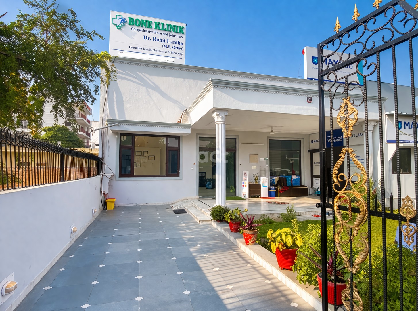 Bone Klinik clinic exterior for international patients travelling to India